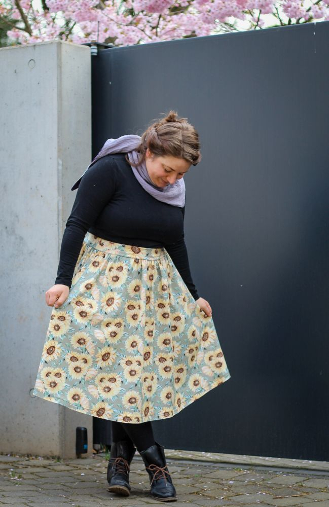 Weicher French Terry mit Sonnenblumen. 